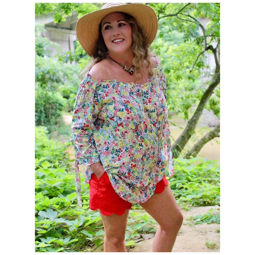 H&M blouse 🌸 - Picture 5 of 5